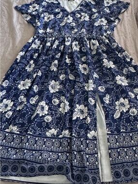 BloomChic Navy and White Floral Smocked Waist Dress
